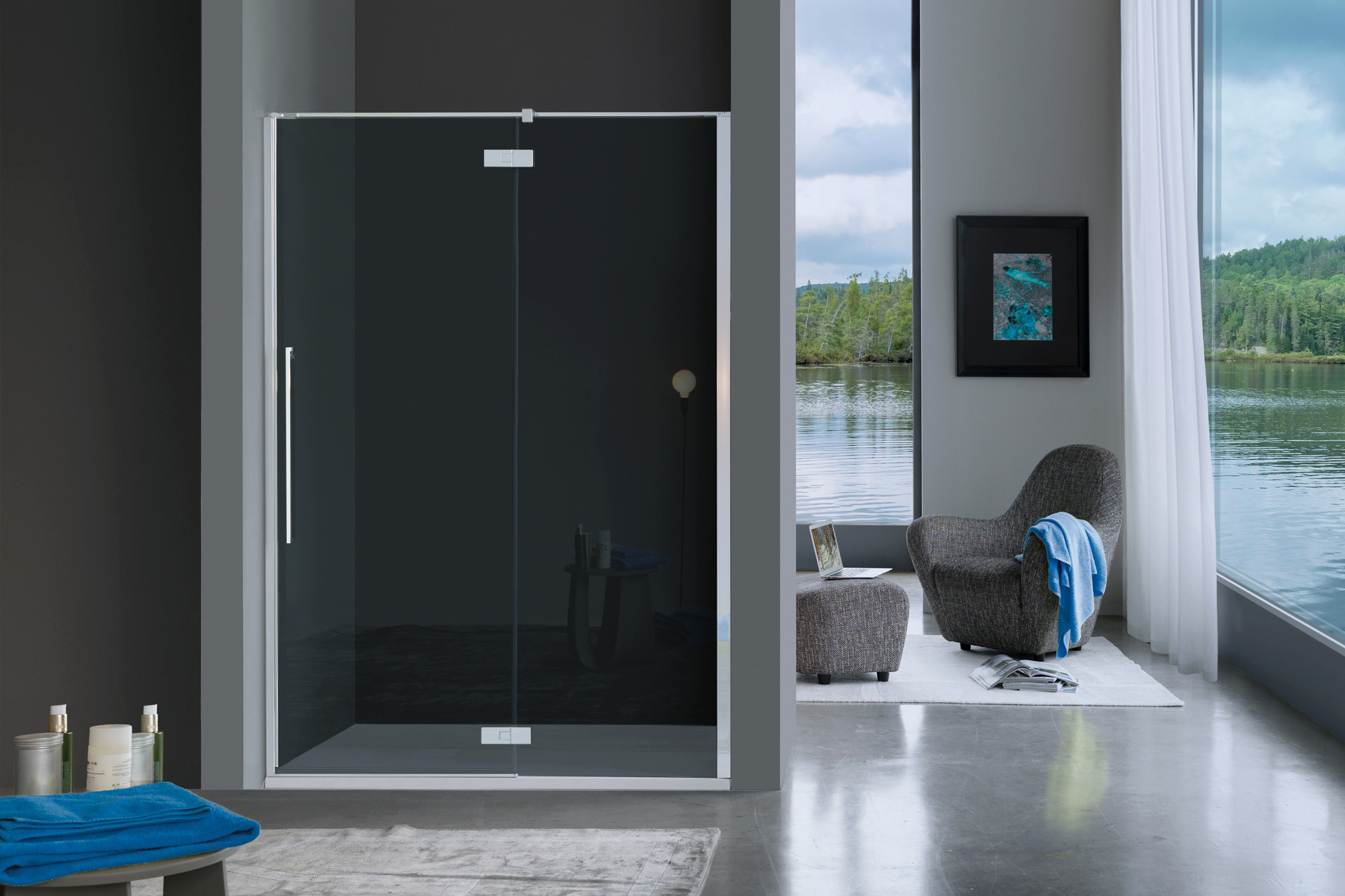 Single pivot door